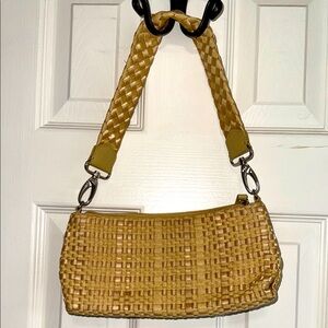 NWOT- SAK- Woven Tan Shoulder Bag. 11X5”. 
Removable strap